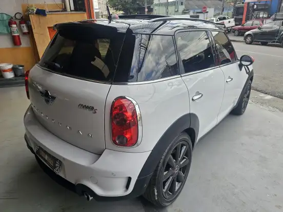 MINI-COUNTRYMAN-1.6 S ALL4 4X4 16V 184CV TURBO GASOLINA 4P AUTOMÁTICO MINI-COUNTRYMAN-2013