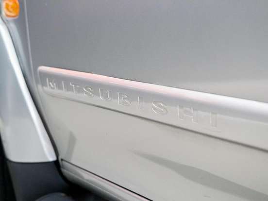 MITSUBISHI-L200-2005