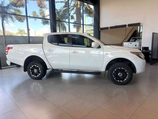 MITSUBISHI-L200 TRITON-2.4 16V TURBO DIESEL GL CD 4X4 MANUAL MITSUBISHI-L200 TRITON-2021