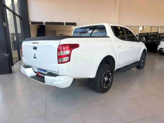 MITSUBISHI-L200 TRITON-2.4 16V TURBO DIESEL GL CD 4X4 MANUAL MITSUBISHI-L200 TRITON-2021