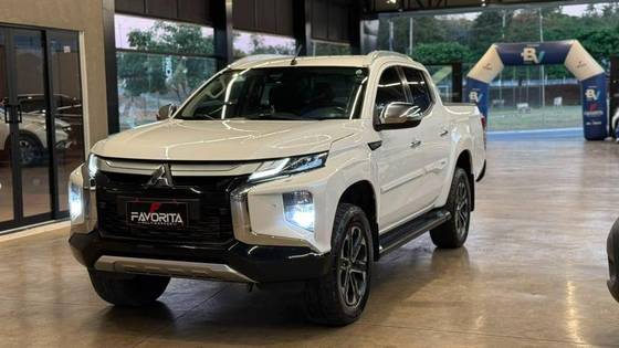 MITSUBISHI L200 TRITON 2.4 16V TURBO DIESEL GLS CD 4X4 AUTOMÁTICO
