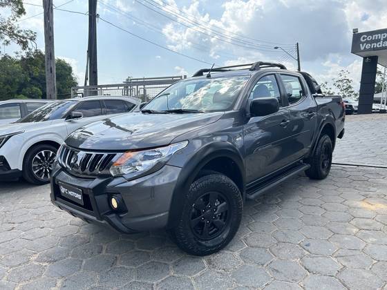 MITSUBISHI L200 TRITON 2.4 16V TURBO DIESEL OUTDOOR GLS CD 4X4 AUTOMÁTICO