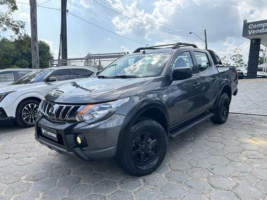 MITSUBISHI-L200 TRITON-2.4 16V TURBO DIESEL OUTDOOR GLS CD 4X4 AUTOMÁTICO MITSUBISHI-L200 TRITON-2023