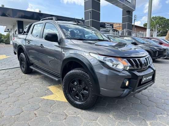 MITSUBISHI-L200 TRITON-2.4 16V TURBO DIESEL OUTDOOR GLS CD 4X4 AUTOMÁTICO MITSUBISHI-L200 TRITON-2023