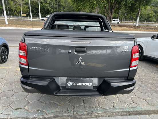 MITSUBISHI-L200 TRITON-2.4 16V TURBO DIESEL OUTDOOR GLS CD 4X4 AUTOMÁTICO MITSUBISHI-L200 TRITON-2023