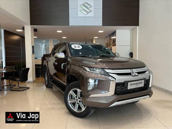 MITSUBISHI L200 TRITON 2.4 16V TURBO DIESEL SPORT HPE CD 4P 4X4 AUTOMÁTICO