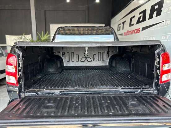 MITSUBISHI-L200 TRITON-2.4 16V TURBO DIESEL SPORT HPE TOP CD 4P 4X4 AUTOMÁTICO MITSUBISHI-L200 TRITON-2017