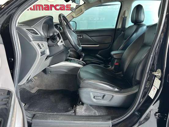MITSUBISHI-L200 TRITON-2.4 16V TURBO DIESEL SPORT HPE TOP CD 4P 4X4 AUTOMÁTICO MITSUBISHI-L200 TRITON-2017