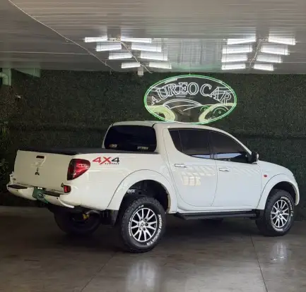 MITSUBISHI-L200 TRITON-2011