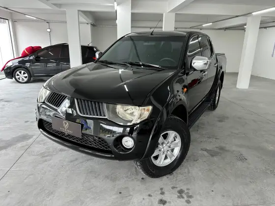 MITSUBISHI L200 TRITON 3.5 HPE 4X4 CD V6 24V FLEX 4P AUTOMÁTICO