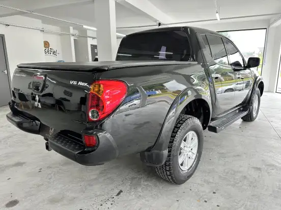 MITSUBISHI-L200 TRITON-3.5 HPE 4X4 CD V6 24V FLEX 4P AUTOMÁTICO MITSUBISHI-L200 TRITON-2010