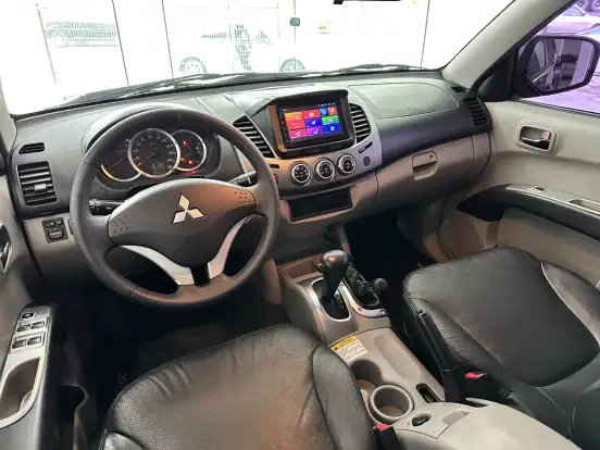 MITSUBISHI-L200 TRITON-3.5 HPE 4X4 CD V6 24V FLEX 4P AUTOMÁTICO MITSUBISHI-L200 TRITON-2010