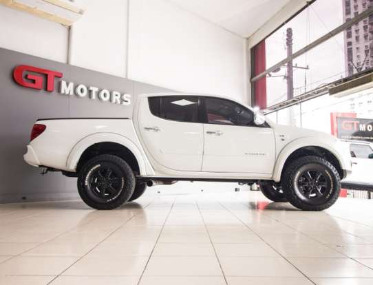 MITSUBISHI-L200 TRITON-2012
