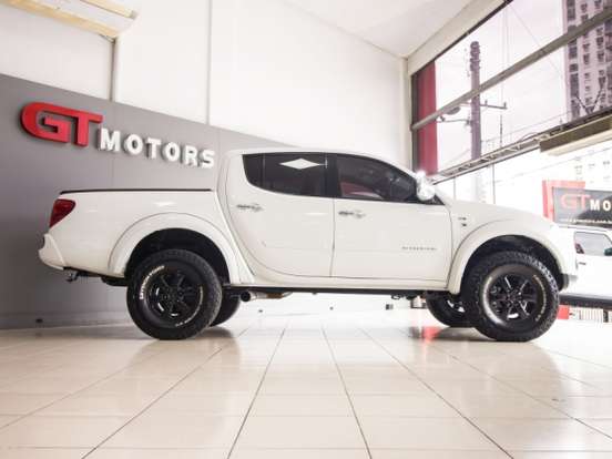 MITSUBISHI-L200 TRITON-3.2 HPE 4X4 CD 16V TURBO INTERCOOLER DIESEL 4P AUTOMÁTICO MITSUBISHI-L200 TRITON-2012