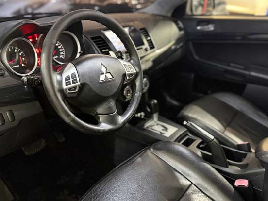 MITSUBISHI-LANCER-2.0 16V GASOLINA 4P AUTOMÁTICO MITSUBISHI-LANCER-2011