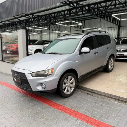 MITSUBISHI-OUTLANDER-2012