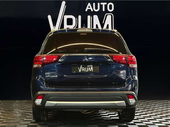 MITSUBISHI-OUTLANDER-2017