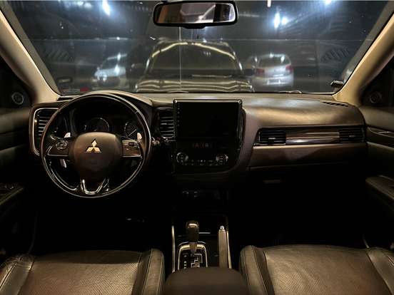 MITSUBISHI-OUTLANDER-2017