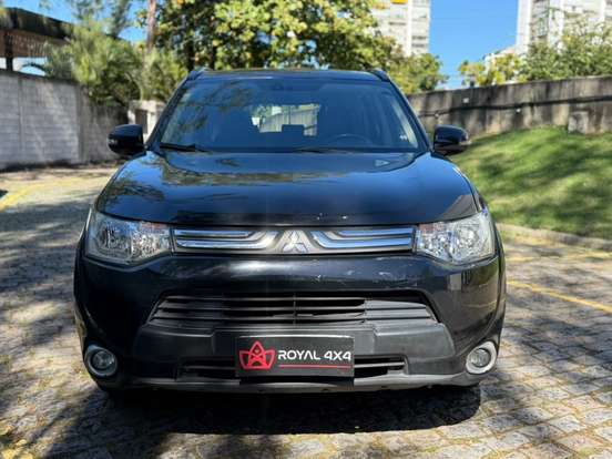 MITSUBISHI-OUTLANDER-2014