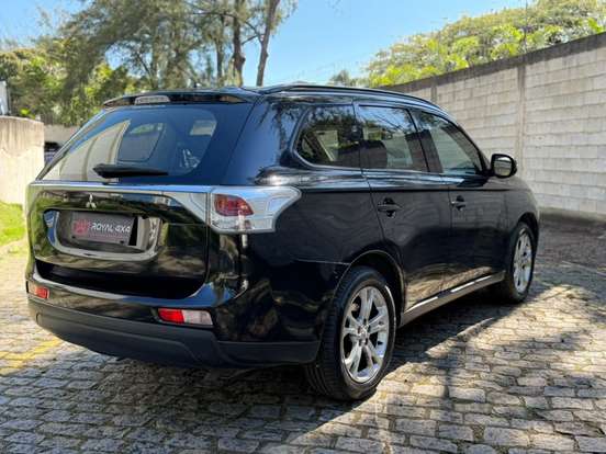 MITSUBISHI-OUTLANDER-2.0 16V GASOLINA 4P AUTOMÁTICO MITSUBISHI-OUTLANDER-2014
