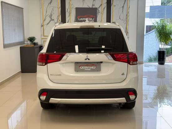 MITSUBISHI-OUTLANDER-2017