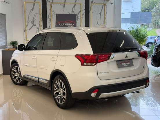 MITSUBISHI-OUTLANDER-2017