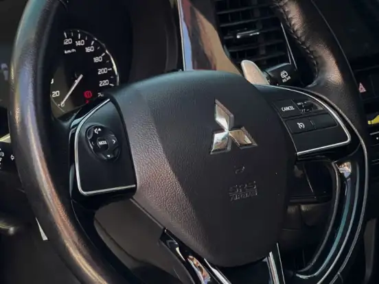MITSUBISHI-OUTLANDER-3.0 GT 4X4 V6 24V GASOLINA 4P AUTOMÁTICO MITSUBISHI-OUTLANDER-2016