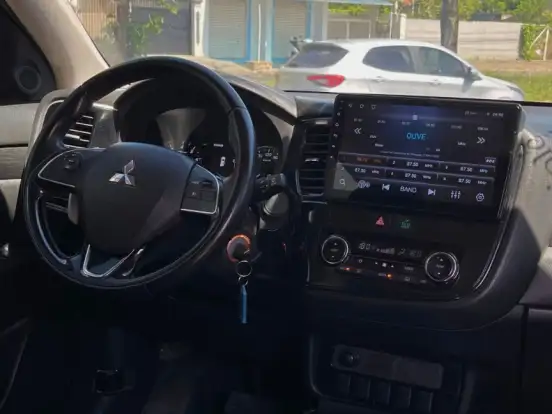 MITSUBISHI-OUTLANDER-3.0 GT 4X4 V6 24V GASOLINA 4P AUTOMÁTICO MITSUBISHI-OUTLANDER-2016
