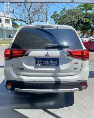 MITSUBISHI-OUTLANDER-2016