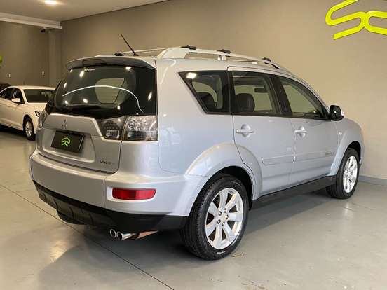 MITSUBISHI-OUTLANDER-2009