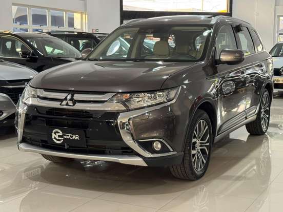 MITSUBISHI-OUTLANDER-3.0 GT 4X4 V6 24V GASOLINA 4P AUTOMÁTICO MITSUBISHI-OUTLANDER-2017