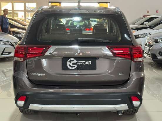 MITSUBISHI-OUTLANDER-2017