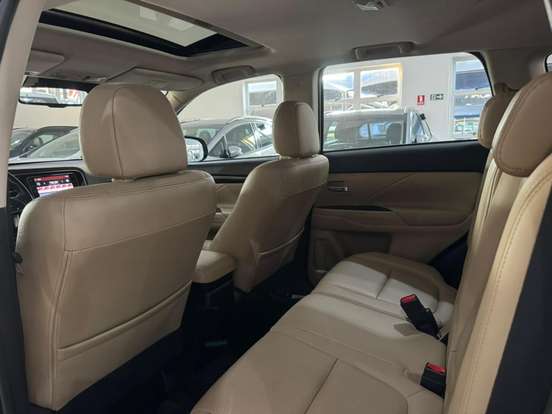 MITSUBISHI-OUTLANDER-2017