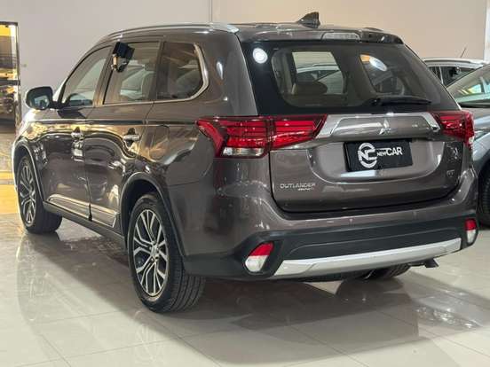 MITSUBISHI-OUTLANDER-2017