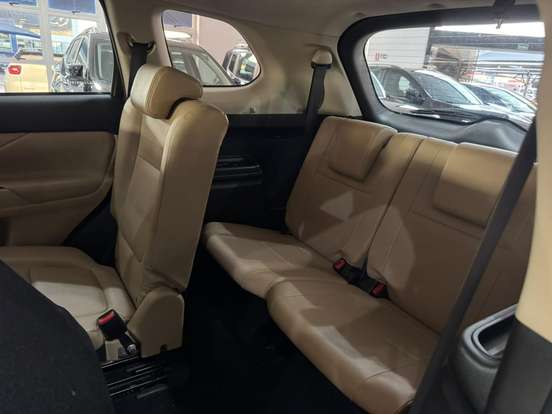 MITSUBISHI-OUTLANDER-2017
