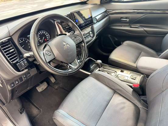 MITSUBISHI-OUTLANDER-3.0 GT 4X4 V6 24V GASOLINA 4P AUTOMÁTICO MITSUBISHI-OUTLANDER-2018