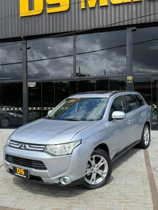 MITSUBISHI OUTLANDER 3.0 GT 4X4 V6 24V GASOLINA 4P AUTOMÁTICO
