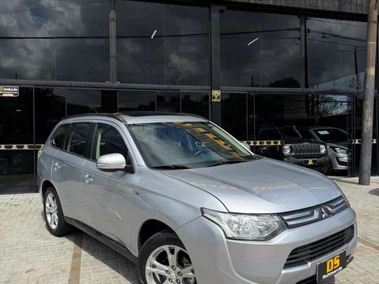 MITSUBISHI-OUTLANDER-3.0 GT 4X4 V6 24V GASOLINA 4P AUTOMÁTICO MITSUBISHI-OUTLANDER-2014
