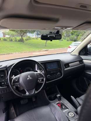 MITSUBISHI-OUTLANDER-2014