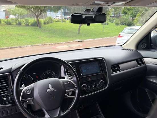 MITSUBISHI-OUTLANDER-3.0 GT 4X4 V6 24V GASOLINA 4P AUTOMÁTICO MITSUBISHI-OUTLANDER-2014