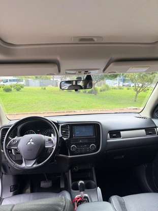 MITSUBISHI-OUTLANDER-2014
