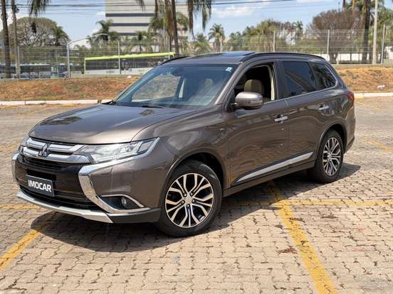 MITSUBISHI-OUTLANDER-2015