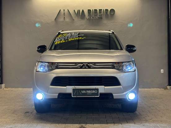MITSUBISHI-OUTLANDER-2014