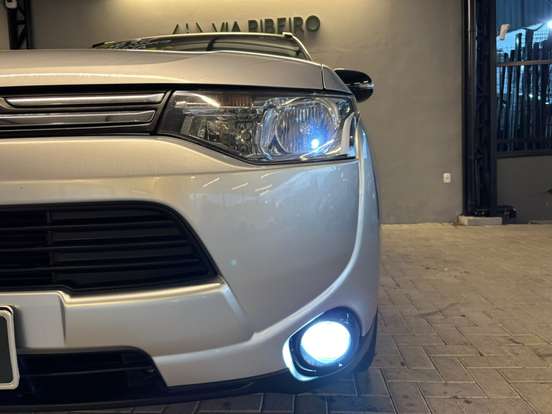 MITSUBISHI-OUTLANDER-3.0 GT 4X4 V6 24V GASOLINA 4P AUTOMÁTICO MITSUBISHI-OUTLANDER-2014