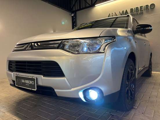 MITSUBISHI-OUTLANDER-2014