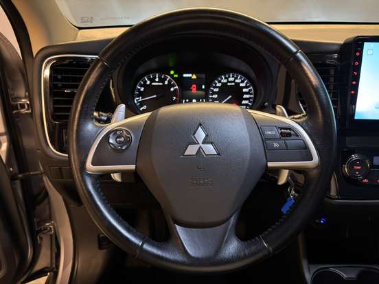 MITSUBISHI-OUTLANDER-2014