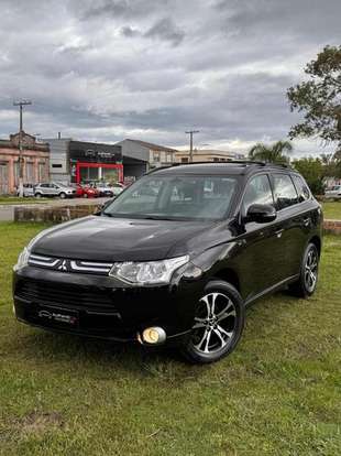 MITSUBISHI-OUTLANDER-2014