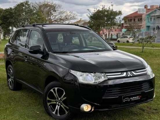 MITSUBISHI-OUTLANDER-3.0 GT 4X4 V6 24V GASOLINA 4P AUTOMÁTICO MITSUBISHI-OUTLANDER-2014