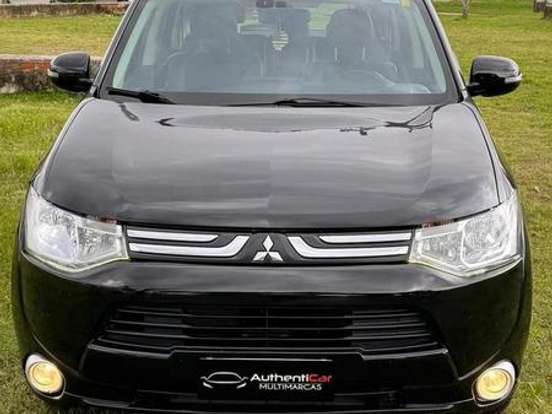 MITSUBISHI-OUTLANDER-3.0 GT 4X4 V6 24V GASOLINA 4P AUTOMÁTICO MITSUBISHI-OUTLANDER-2014