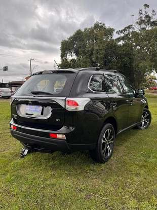 MITSUBISHI-OUTLANDER-2014